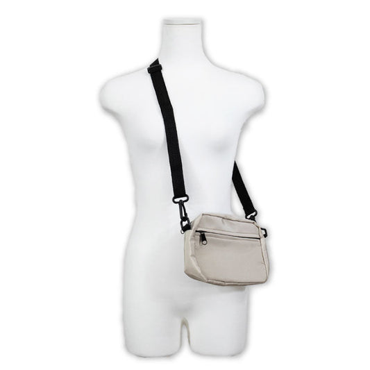 ナイロンショルダーバッグ